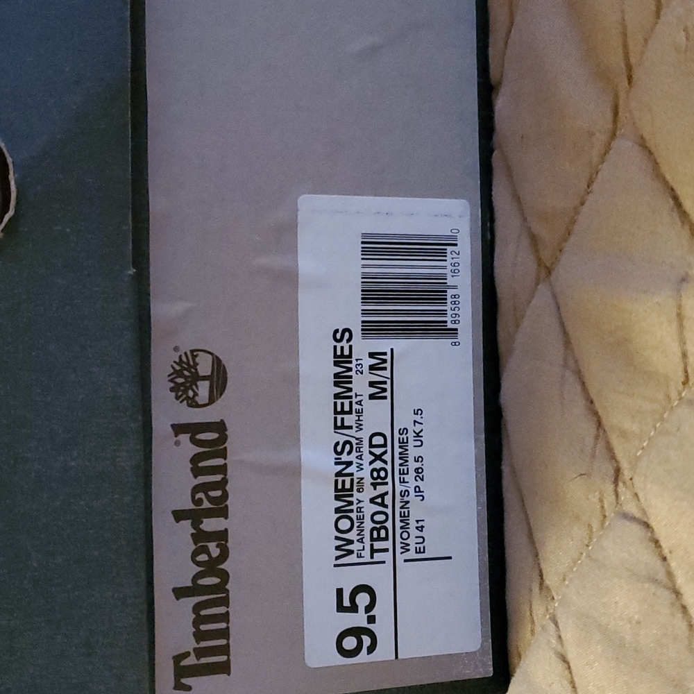 Women's Timberland size 9.5 - Picture 2 of 5
